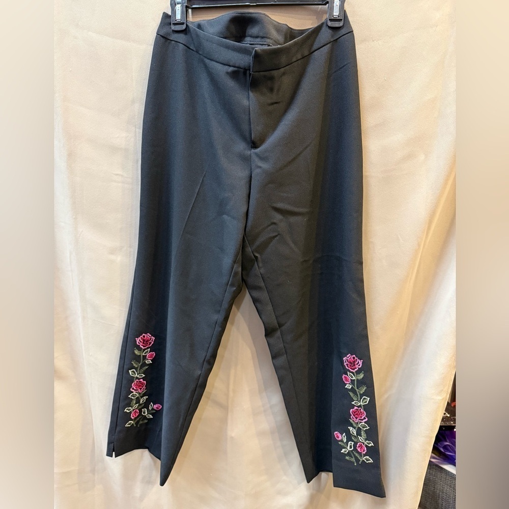 Pantology Black Cropped Dress Pants Sz 10 Embroidered Floral Career Slacks